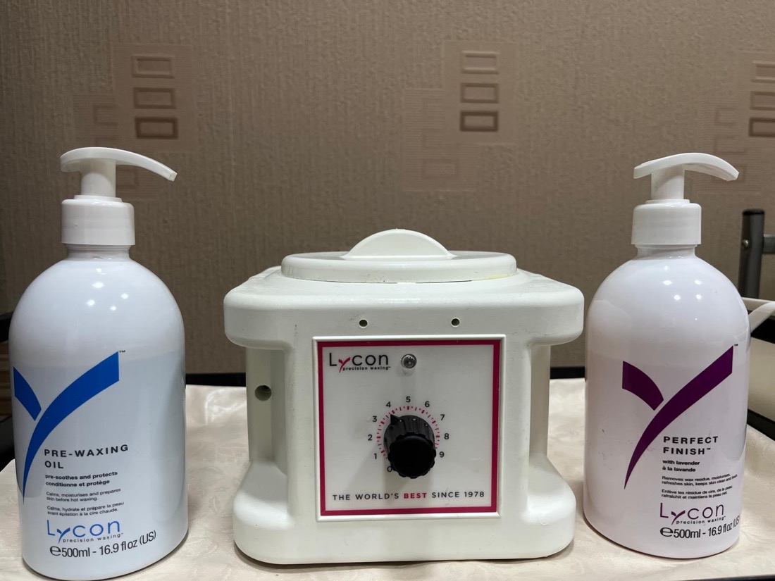 Lycon professional waxing kit — pre-waxing oil, wax heater and Perfect Finish