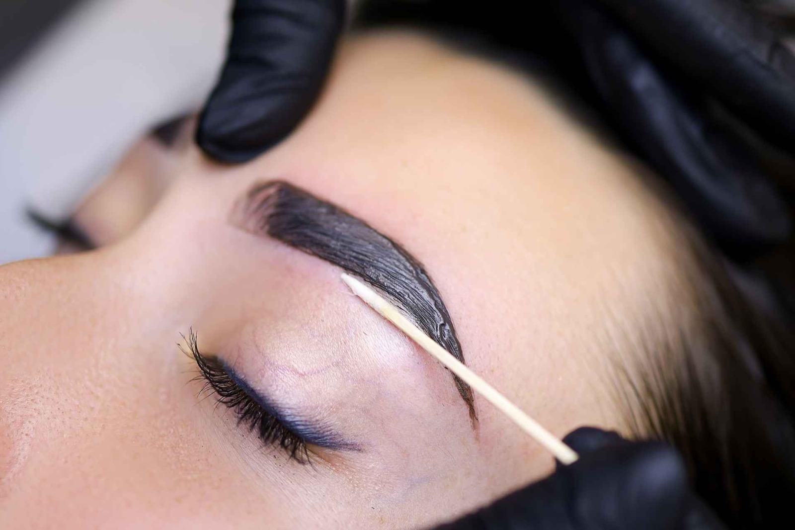 Brow tinting